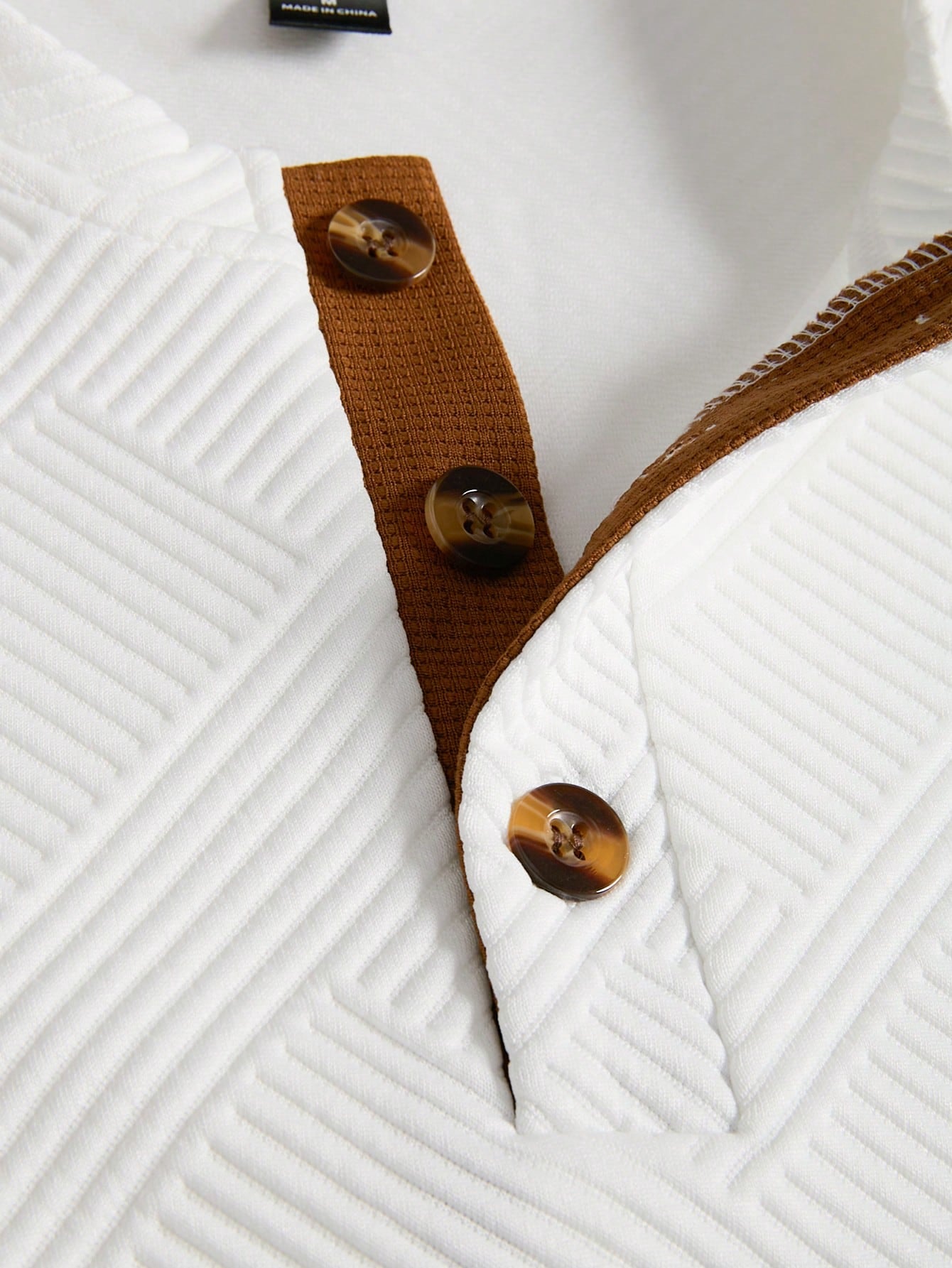 Ensemble homme col contrasté – T-shirt texturé & short cargo léger